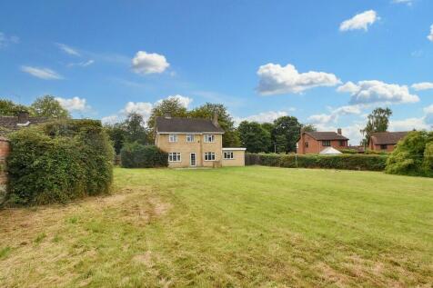 4 bed property, in Normanby Road, £425,000
