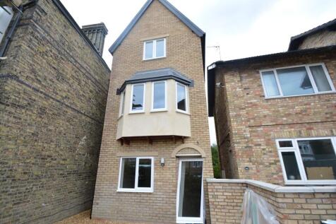 3 bed property, in Fletton Avenue, £175,000
