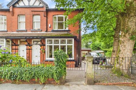 4 bed property, in Harpers Lane, £599,000