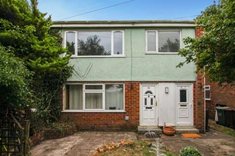 2 bed property, in 87 Waddington Road, £119,950