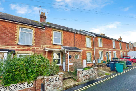 2 bed property, in Catherine Terrace, £160,000