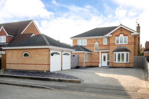 4 bed property, in Forest House Lane, £575,000
