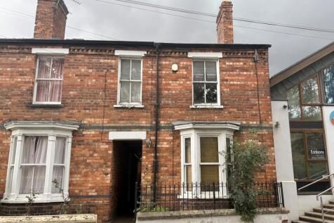 3 bed property, in Westgate, £176,000