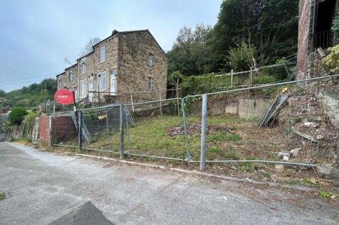 Land, in Mount Terrace, £62,500