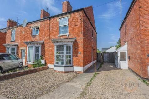 2 bed property, in Winsover Road, £150,000