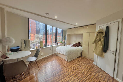 Land, in 90 Princess Street, £125,000