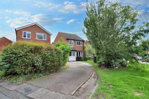 3 bed property, in Ladybower Road, £269,950