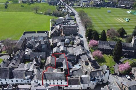 8 bed property, in 37-39 Main Street, £300,000