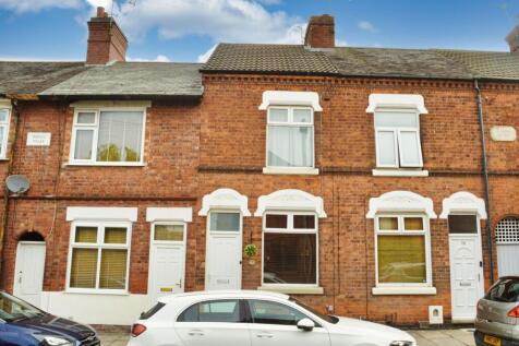 2 bed property, in Wordsworth Road, £205,000