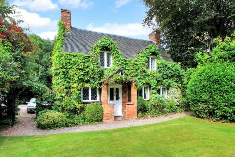 3 bed property, in Newtown, £585,000
