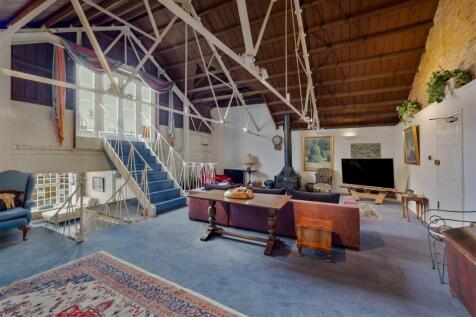 4 bed property, in Regents Bridge Gardens, £2,500,000