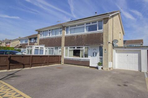 3 bed property, in Wyville Road, £320,000