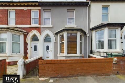 3 bed property, in Regent Road, £92,500