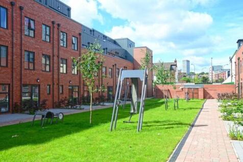 1 bed property, in Dun Street, £40,000