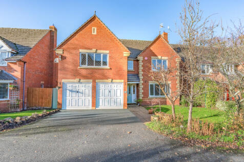 5 bed property, in Pear Tree Way, £600,000