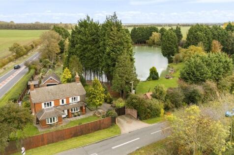 3 bed property, in Lincoln Gate, £975,000