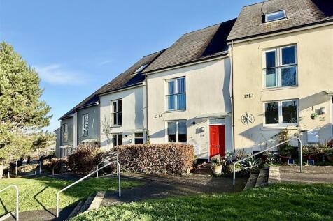 2 bed property, in St. Marys Hill, £235,000