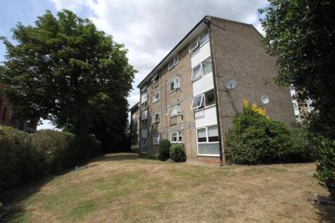 2 bed property, in Pellipar Close, £225,000