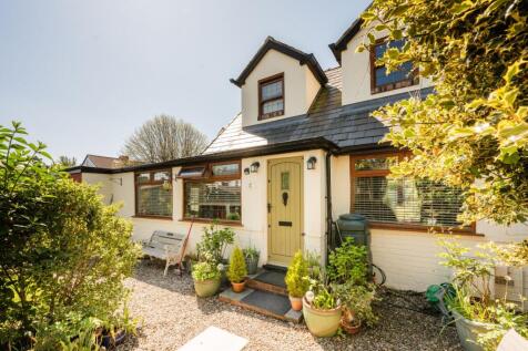 3 bed property, in Southport Road, £280,000