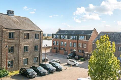 2 bed property, in Searle Drive, £175,000