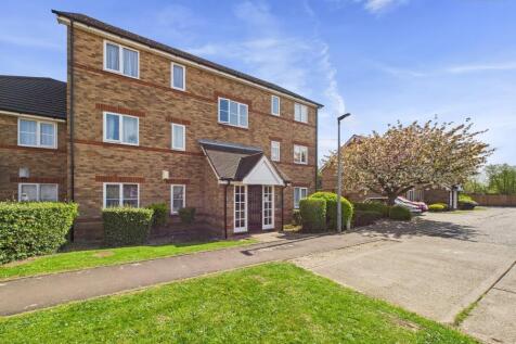 2 bed property, in Burton Court, £98,000