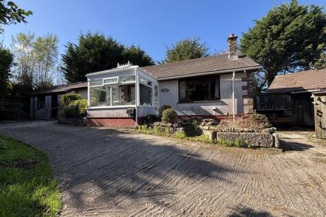 2 bed property, in Treskilling, £300,000