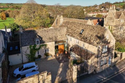 4 bed property, in High Street, £1,150,000
