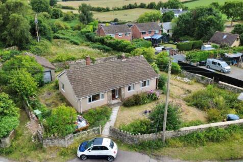 3 bed property, in Bungalow with outstanding planing application - Yorkley, £399,000