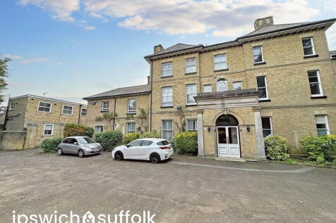 1 bed property, in Constitution Hill, £150,000