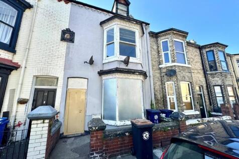 3 bed property, in Westbourne Grove, £77,000
