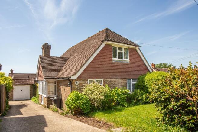 3 bed property, in Battle Road, £425,000