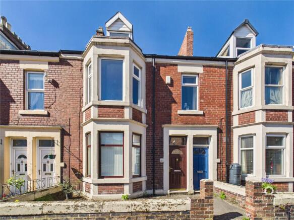 2 bed property, in Woodbine Avenue, £80,000