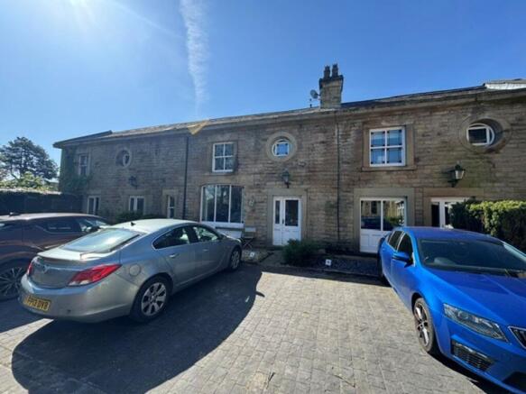 2 bed property, in Pedders Lane, £80,000