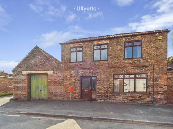 5 bed property, in Cross Lane, £375,000