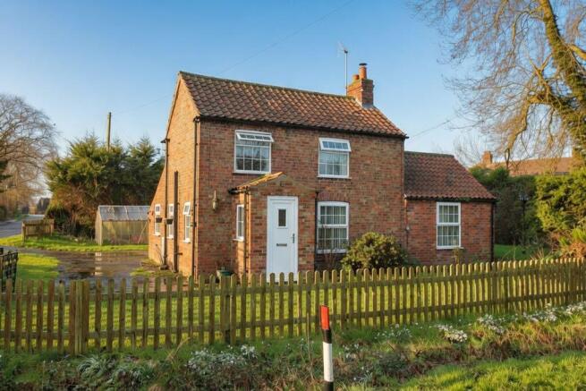 2 bed property, in Woodbine Cottage, £260,000