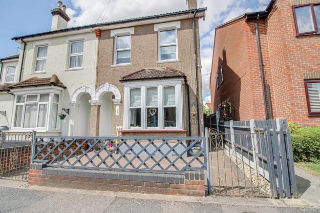 2 bed property, in Runnymede Road, £375,000