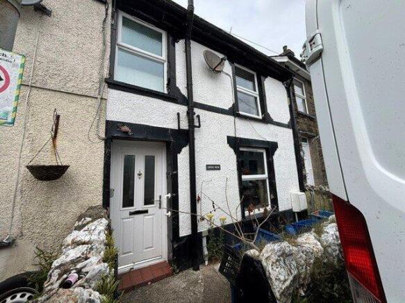 3 bed property, in Ffestiniog, £95,000