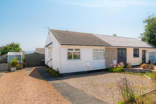 2 bed property, in Pinnel Place, £165,000