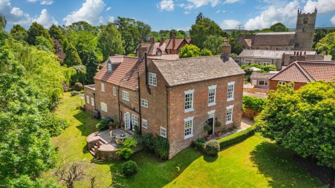 6 bed property, in An exquisite blend of character and modern comforts..., £900,000