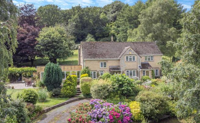 5 bed property, in Nupend Lane, £820,000