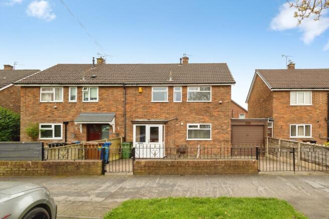 3 bed property, in Northumberland Road, £210,000