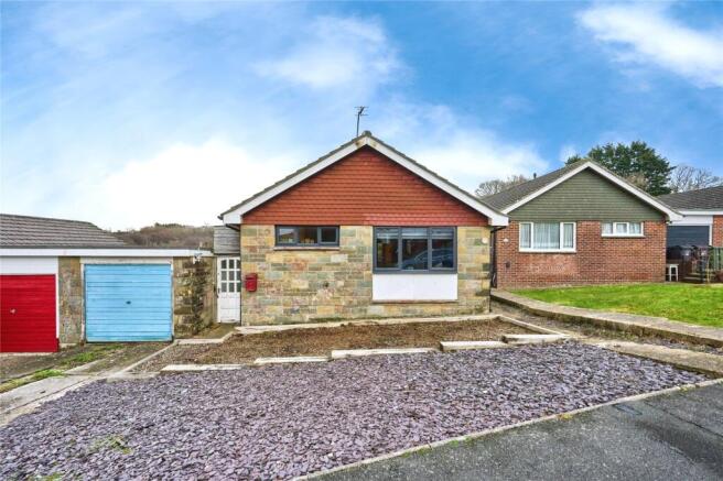 2 bed property, in Mayfield Drive, £260,000