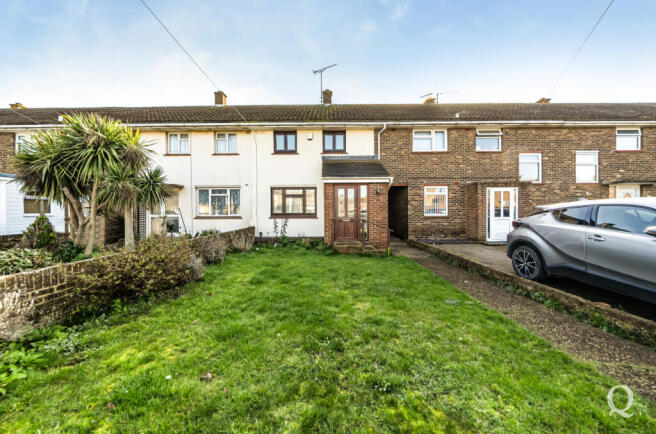 2 bed property, in Langley Road, £245,000