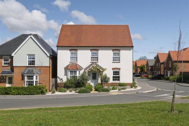 4 bed property, in Russett Lane, £575,000