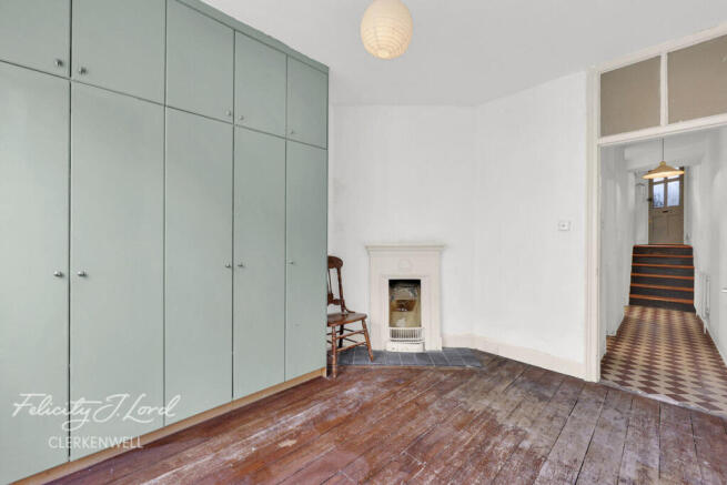 2 bed property, in Haberdasher Street, £550,000