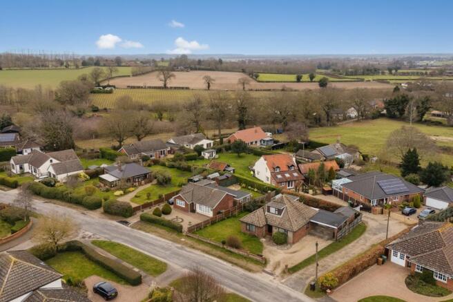 3 bed property, in Mill Road, £325,000