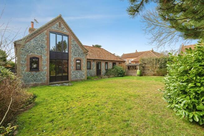 4 bed property, in Starling Rise, £425,000