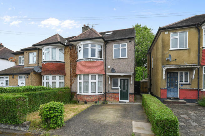 4 bed property, in Northumberland Road, £685,000