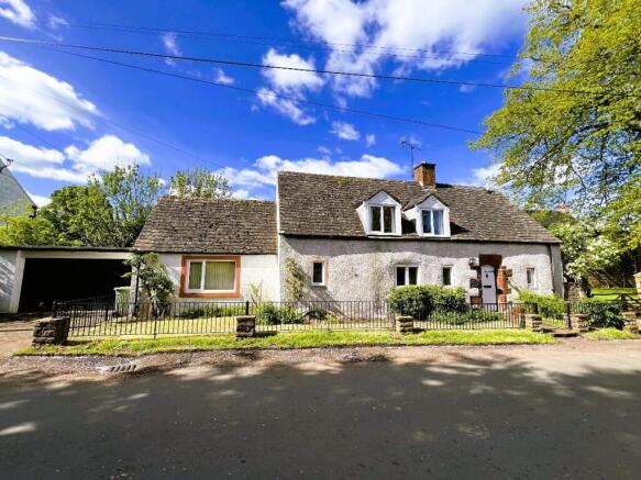 2 bed property, in The Old Cottage, £320,000