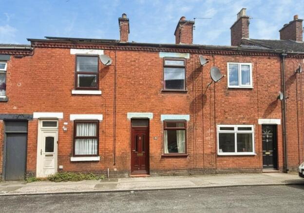 2 bed property, in Grove Street, £130,000